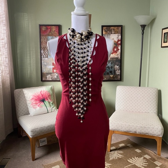 Dress - Picture 2 of 4